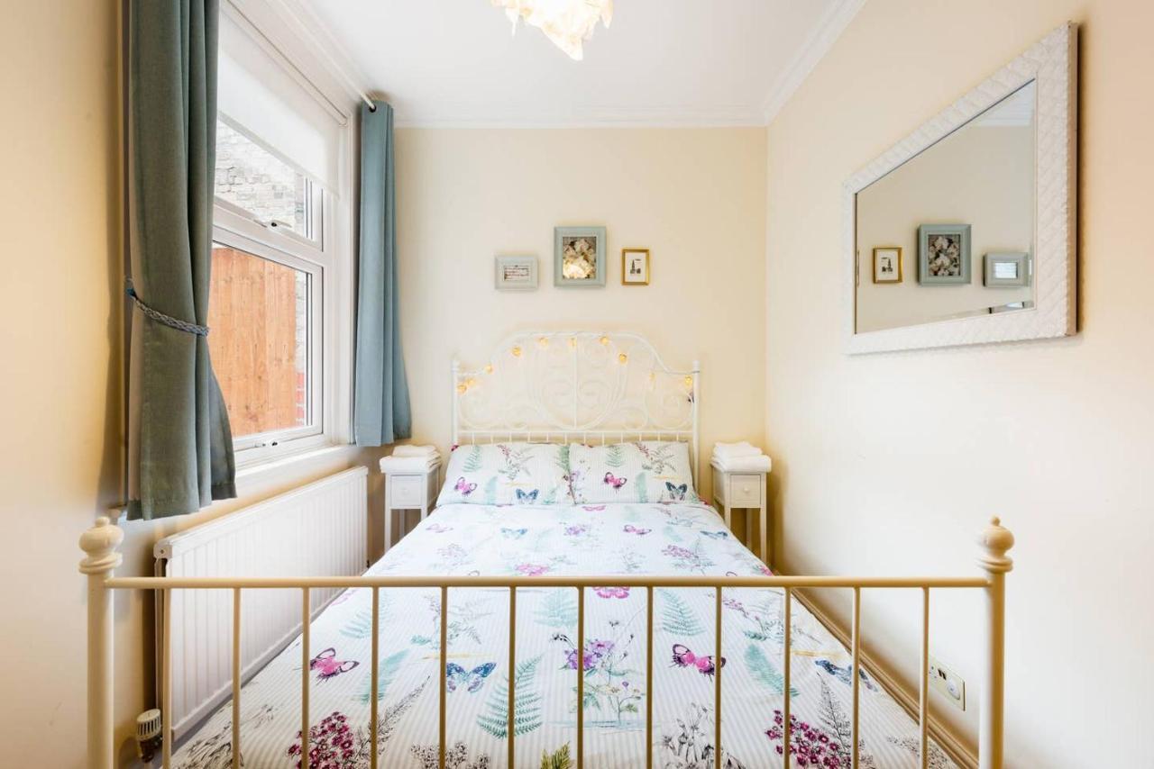 Bikki Apartments - 2 Bedroom Harrow Bagian luar foto