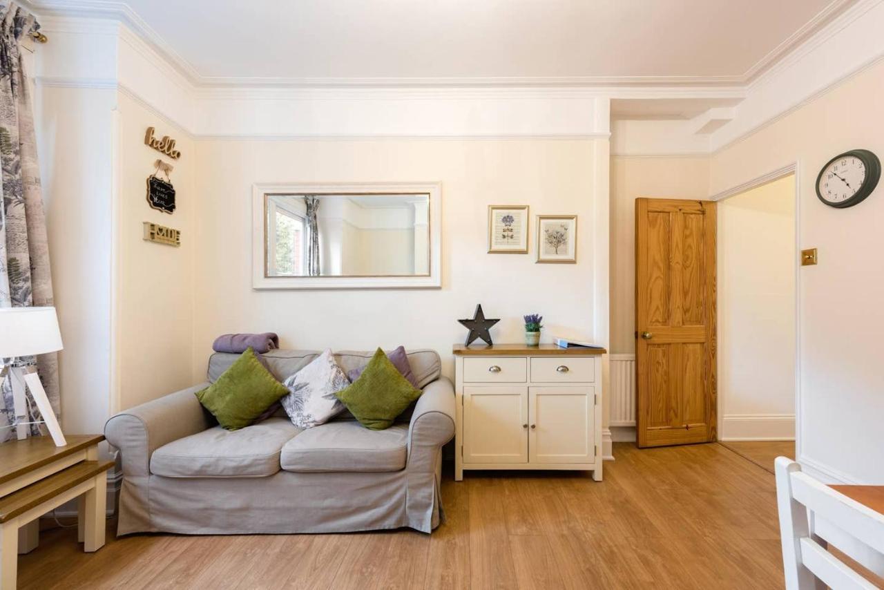 Bikki Apartments - 2 Bedroom Harrow Bagian luar foto
